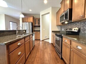 6218 Shadyview Ln N in Maple Grove, MN - Building Photo - Building Photo