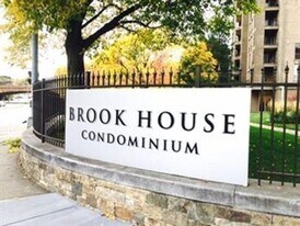 44 Washington St in Brookline, MA - Building Photo