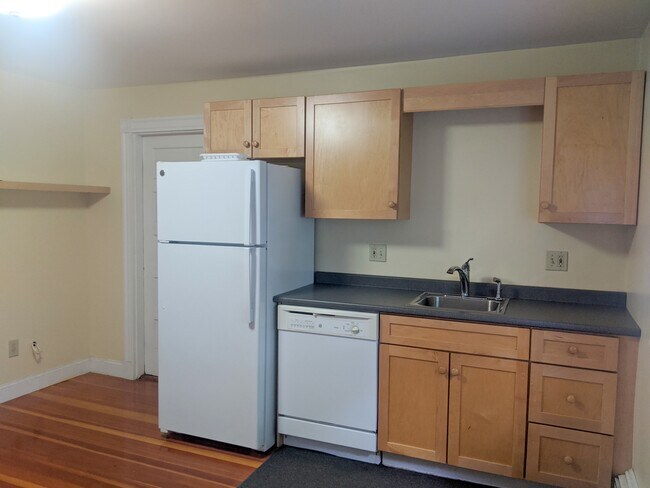 41 Bay State Ave, Unit 3