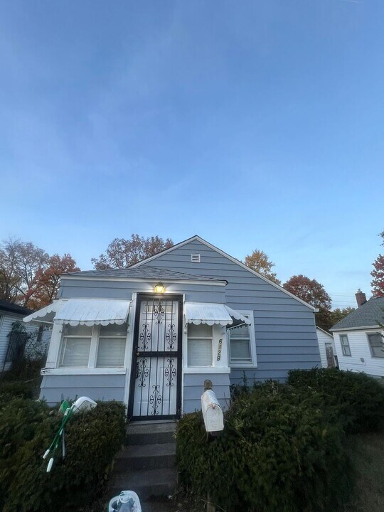 6128 E 11th St in Indianapolis, IN - Building Photo