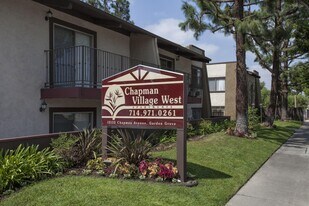 Chapman Village West Apartments in Garden Grove, CA - Building Photo