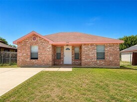 9 West Dr in Pharr, TX - Building Photo