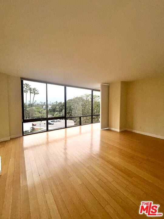 4337 Marina City Dr in Marina Del Rey, CA - Building Photo