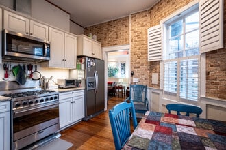 245 Lincoln St, Unit 1045-362 in Savannah, GA - Foto de edificio - Building Photo