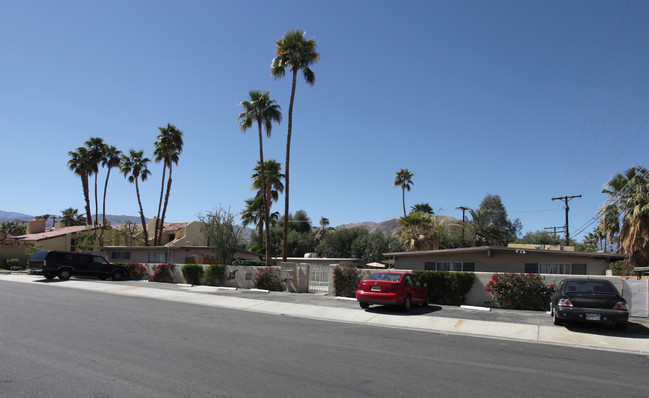 44625 Las Palmas Ave in Palm Desert, CA - Building Photo - Building Photo