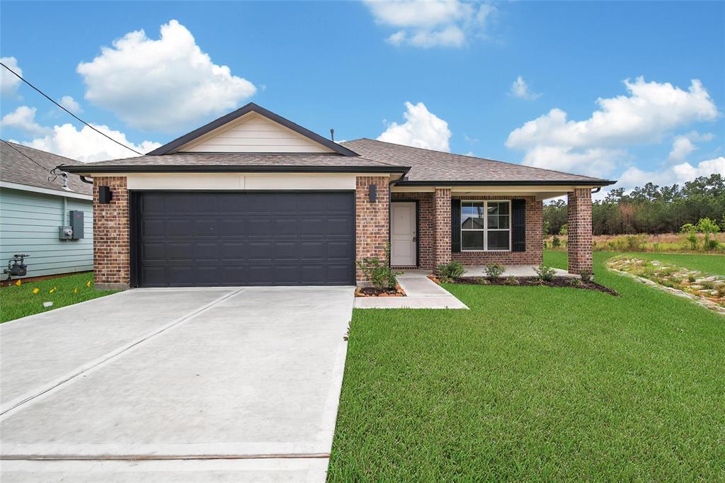 141 County Rd 5102B in Cleveland, TX - Building Photo