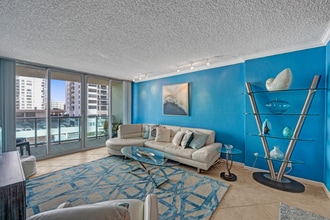 2501 S Ocean Dr in Hollywood, FL - Building Photo - Building Photo