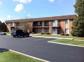Barberry Apartments in Dyer, IN - Foto de edificio - Building Photo