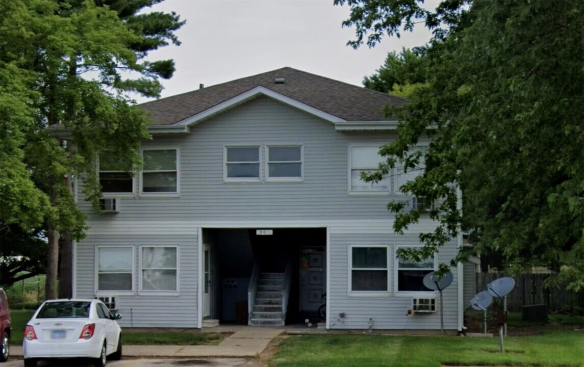 207 Stringtown Rd in Minier, IL - Building Photo
