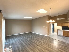 11 Echo Ct in Vernon Hills, IL - Building Photo - Building Photo