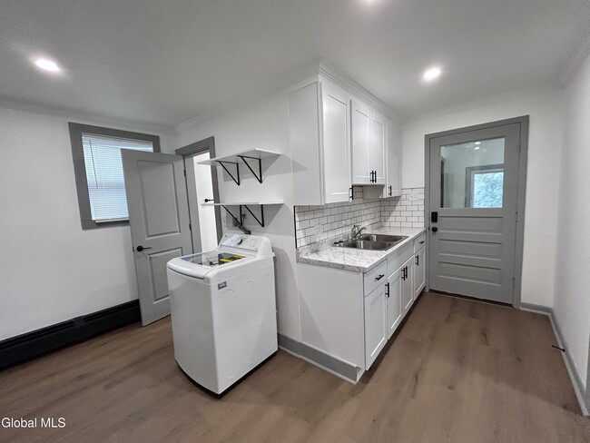 2523 Callahan Ave in Watervliet, NY - Building Photo - Building Photo