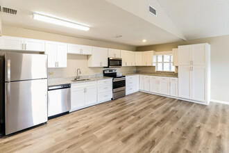 5136 Bonnybrook Dr W in Lakeland, FL - Building Photo - Building Photo