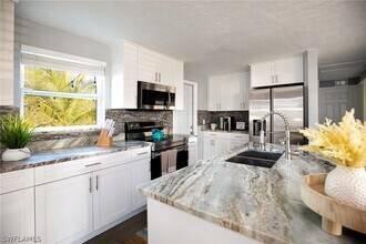 528 14th St N in Naples, FL - Building Photo - Building Photo