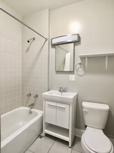 1101 W Granville Ave in Chicago, IL - Building Photo - Building Photo
