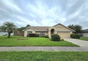 4636 Creekview Ln in Oviedo, FL - Building Photo
