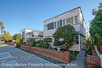 700 S Catalina Ave in Redondo Beach, CA - Building Photo - Building Photo