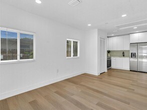 470 NE 165th St in Miami, FL - Building Photo - Building Photo