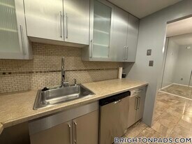 50 Broadlawn Park in Boston, MA - Building Photo