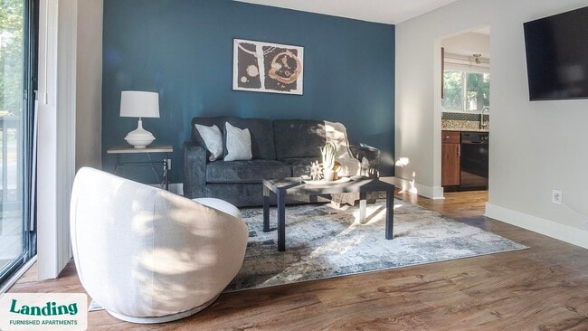 2000 E Lake Pkwy in Marietta, GA - Foto de edificio - Building Photo