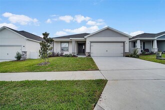 1460 Fleur Dr in Davenport, FL - Building Photo - Building Photo