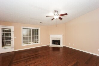 75 Bellaire Ln in Newnan, GA - Building Photo - Building Photo