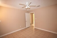 3735 Nightingale St in Orange, TX - Foto de edificio - Building Photo