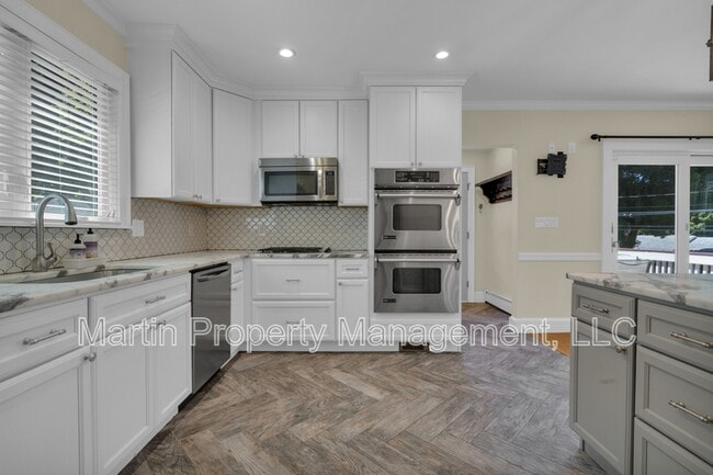 184 William St in Stoneham, MA - Building Photo - Building Photo