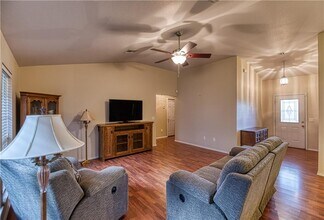 319 Sondra Dr in Elk City, OK - Building Photo - Building Photo