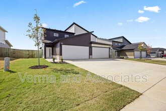 1801 SW Poigai Wy in Bentonville, AR - Building Photo - Building Photo