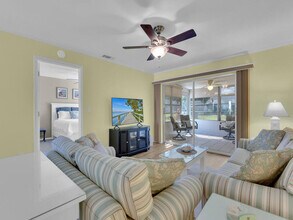 6815 Sandtrap Dr in Ft. Myers, FL - Building Photo - Building Photo