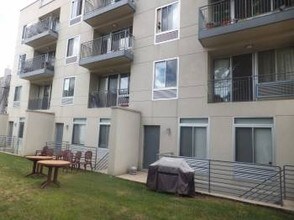 5-35 51st Ave in Long Island City, NY - Foto de edificio - Building Photo