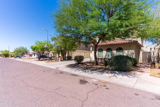 7925 S 52nd Dr in Phoenix, AZ - Building Photo - Building Photo