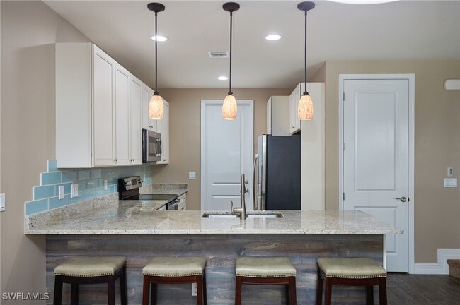 15820 Portofino Springs Blvd in Ft. Myers, FL - Building Photo - Building Photo