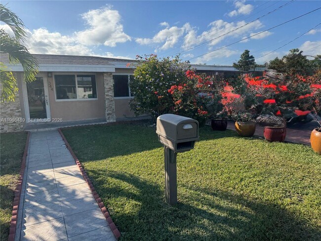 344 SW 80th Ave in Miami, FL - Building Photo - Building Photo