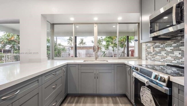 7753 Coral Blvd in Miramar, FL - Building Photo - Building Photo