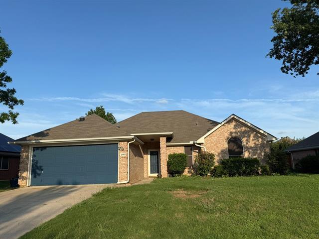 2902 Hollis Dr in Corinth, TX - Building Photo