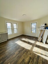 101 Cross St, Unit 2 in Somerville, MA - Foto de edificio - Building Photo