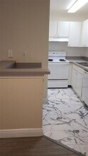 10422 White Lake Ct in Tampa, FL - Building Photo - Building Photo