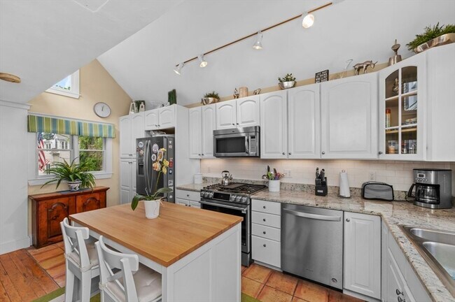 47 Allston St, Unit #1 in Boston, MA - Foto de edificio - Building Photo