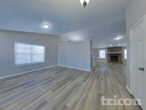 993 Harvest Ridge Dr in Avon, IN - Foto de edificio - Building Photo