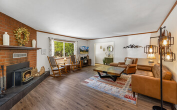 54700 S Circle Dr in Idyllwild, CA - Building Photo - Building Photo