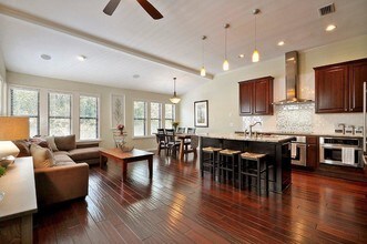 735 Patterson Ave in Austin, TX - Building Photo - Building Photo