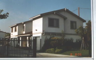 3174-3178 El Segundo Blvd Apartments