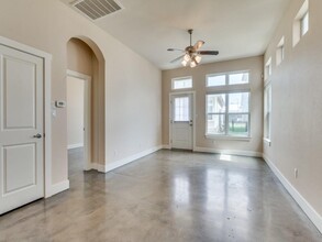 12205 Barras Branch Dr in Austin, TX - Building Photo - Building Photo