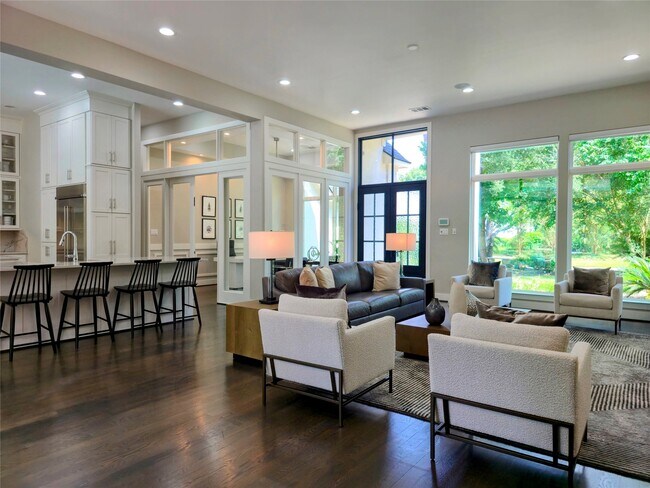 19 Acorn Cluster Ct