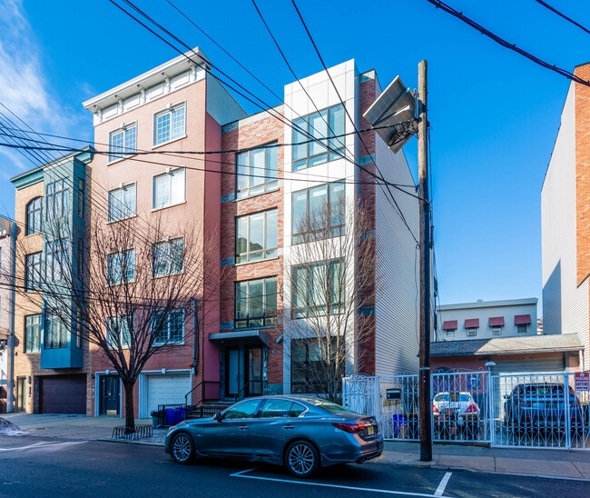 620 Monroe St in Hoboken, NJ - Building Photo - Building Photo
