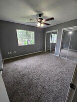 1201 W White St in Marion, IL - Building Photo