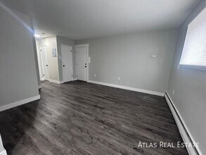 551 S Fairfax St in Glendale, CO - Building Photo - Building Photo