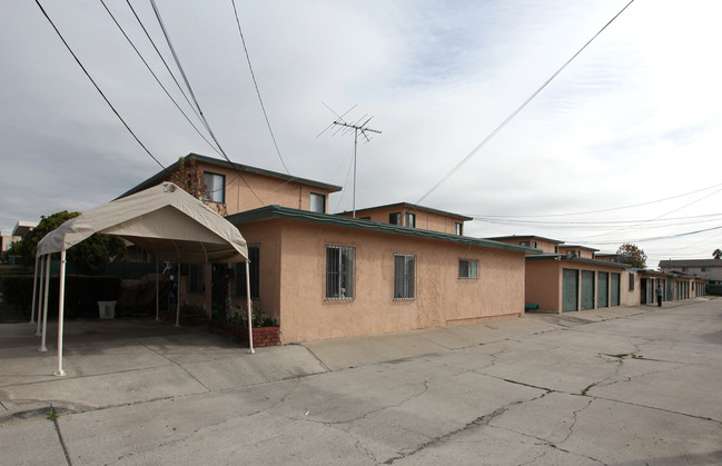 932 E 18th St in National City, CA - Foto de edificio - Building Photo