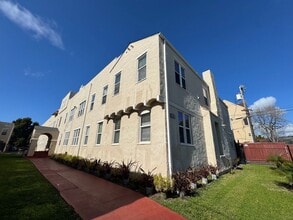 The Palms On Seminary in Oakland, CA - Building Photo - Building Photo